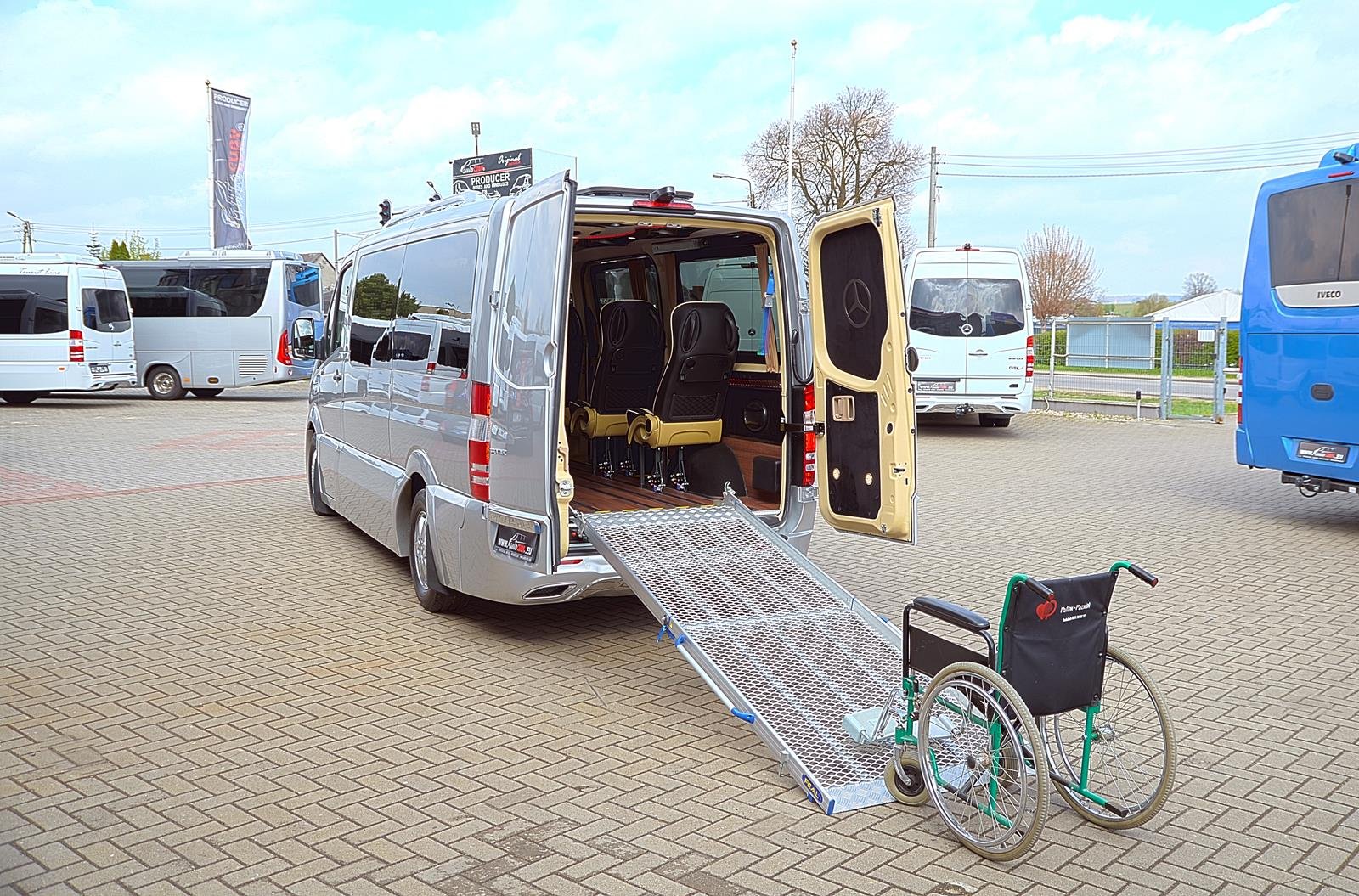 перевозка больных в инвалидном кресле